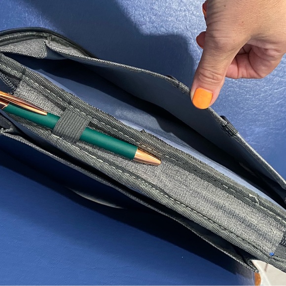 New Emerald Waterways travel documents zip-around organizer - Picture 6 of 15